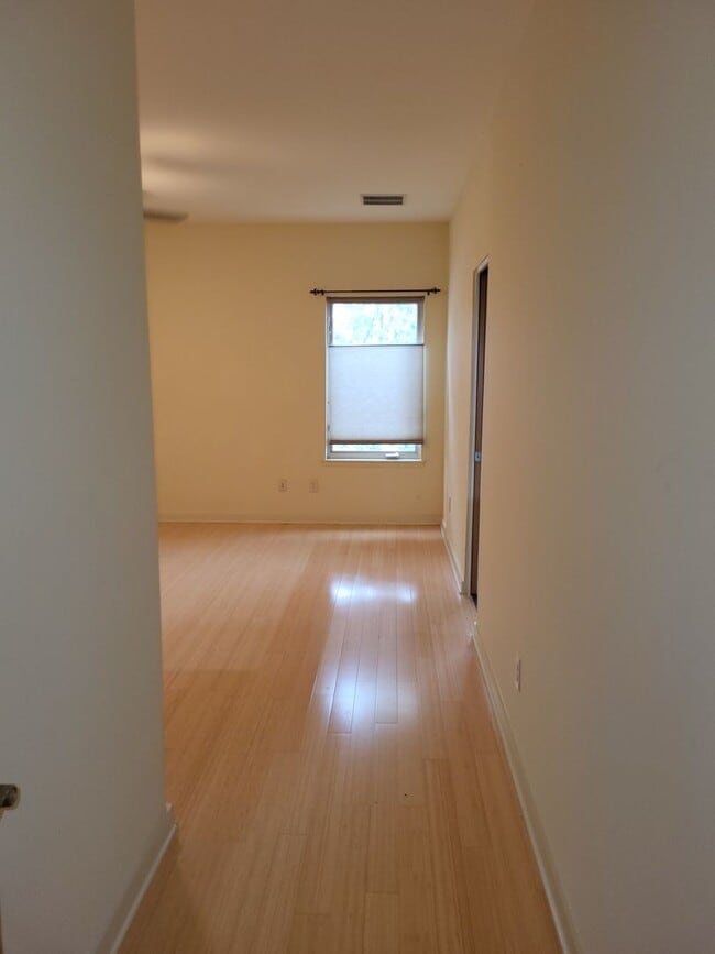 Building Photo - Contemporary Home in Woodlawn Terrace