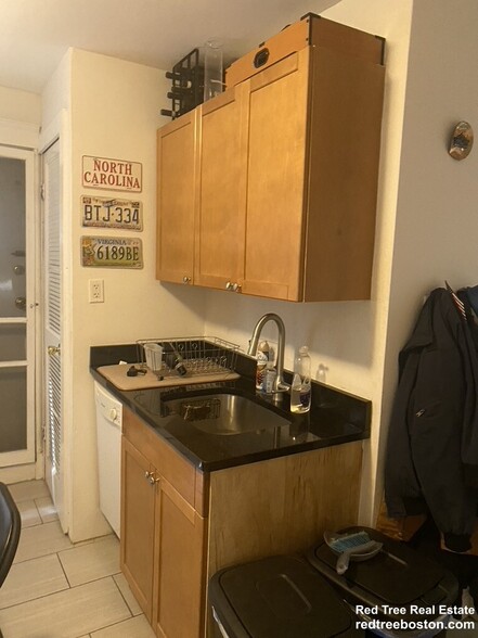 Apt 3 - 232 Hanover St