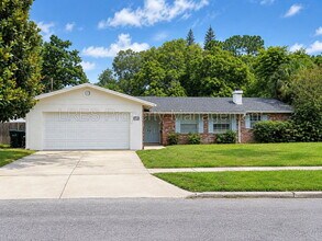 Building Photo - 2719 Merrie Oaks Rd