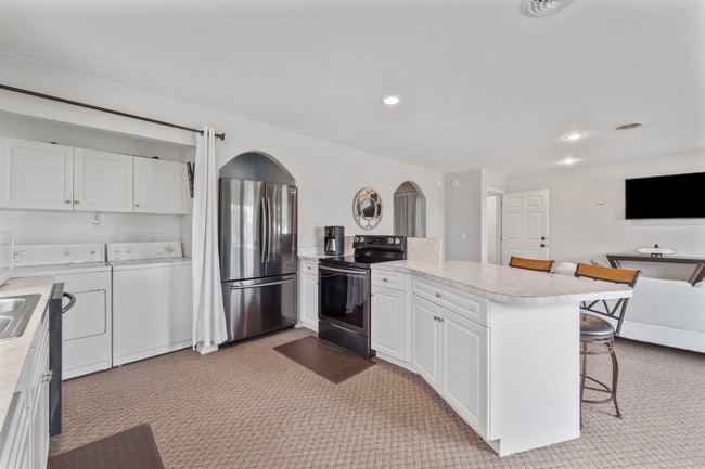 Building Photo - 4949 Rau Ln