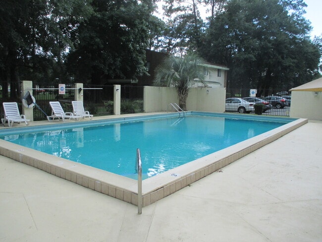 Building Photo - 2bed/1bath condo in convenient location......