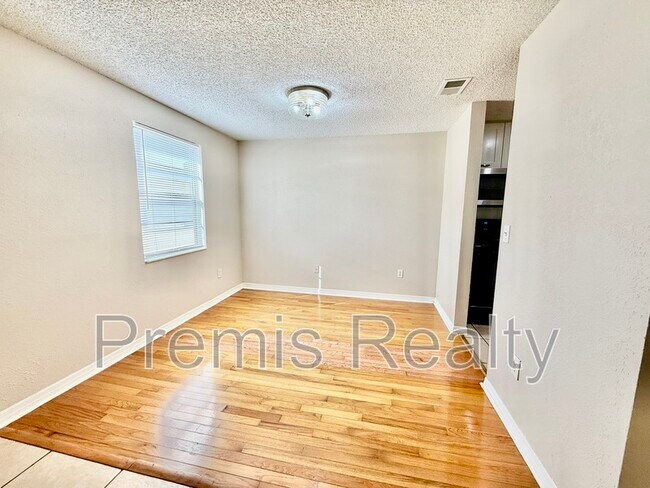 Building Photo - 123 Loblolly Ct