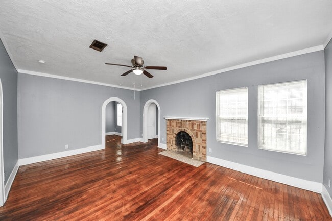 Building Photo - 3319 Holman St