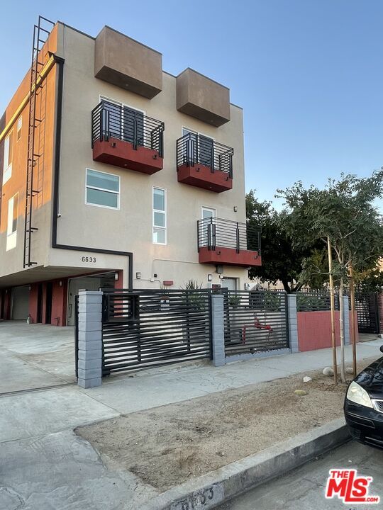 Building Photo - 6633 Troost Ave