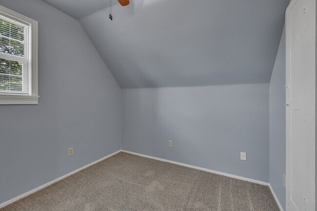 Building Photo - 401 Magnolia St