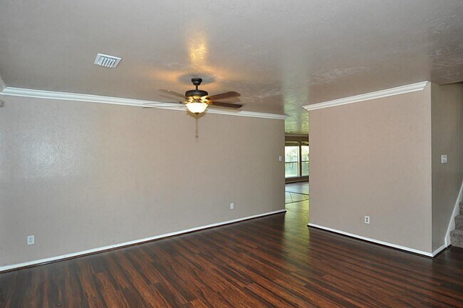 Building Photo - 23119 S Waterlake