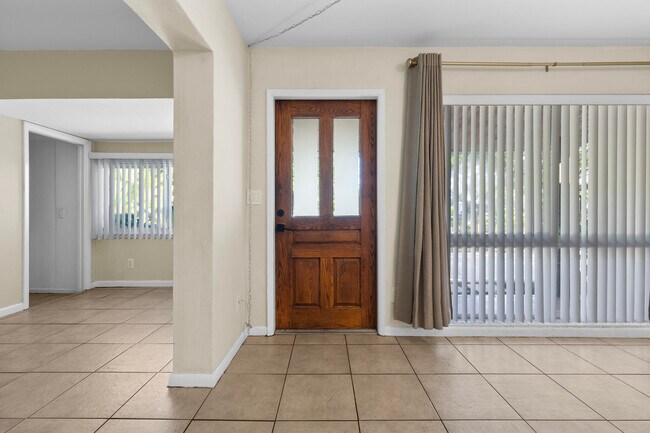 Building Photo - 170 NW 7th St