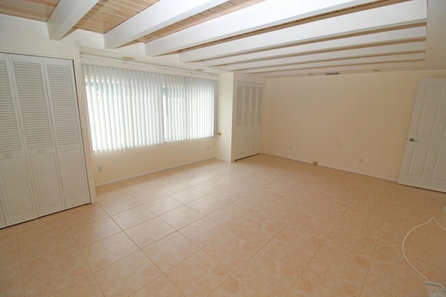 Building Photo - 4454 W Tradewinds Ave