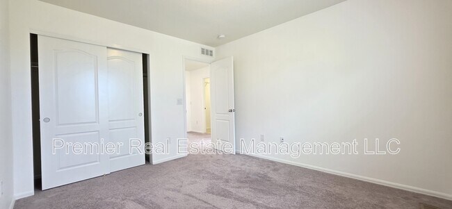 Building Photo - 15139 Chicago St