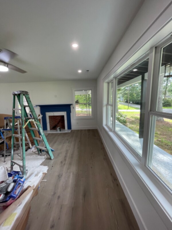 Building Photo - 423 W Main St