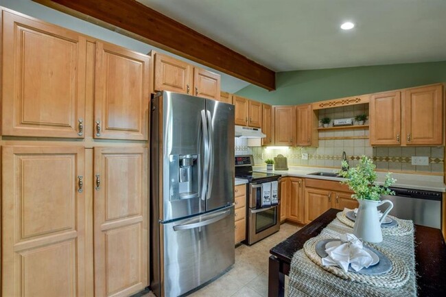 Building Photo - 6409-6411 Hammersley Rd Duplex