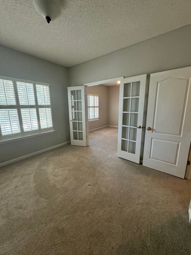 Building Photo - Gorgeous 4 bedroom 4.5 bathroom home in Ki...