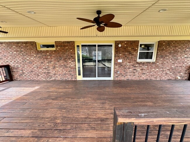 Building Photo - One-Level Living with Garage on a Cul-de-Sac in Nashville!