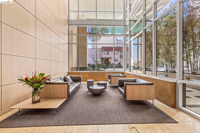 Building Photo - 1 Lakeside Dr