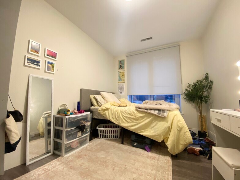 Building Photo - 1025 Tremont St