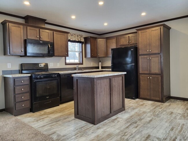 Building Photo - 61 Meadowlark Ln