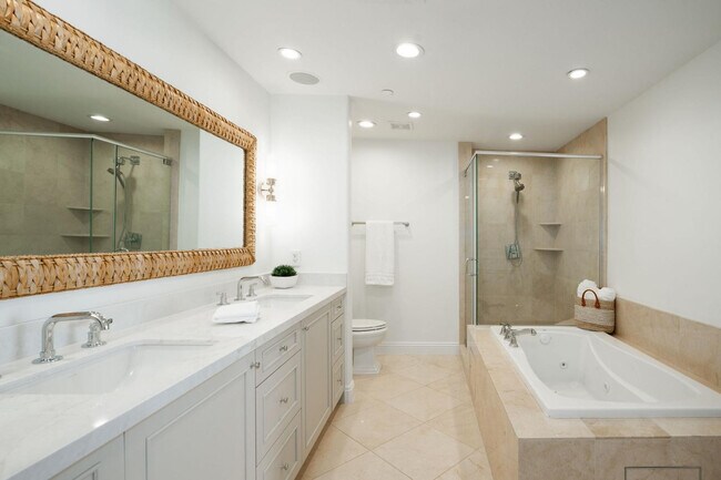 Building Photo - 7181 E Camelback Rd