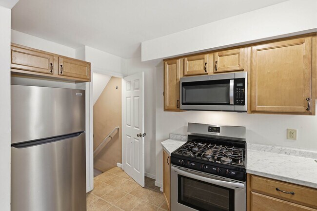 Building Photo - Cozy 2 Bedroom House Available Now!