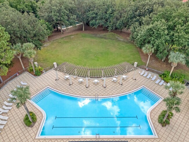 Building Photo - Gorgeous Southern Living Home in Coveted S...