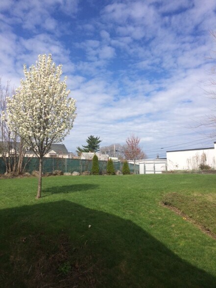 Building Photo - 139 Summer St