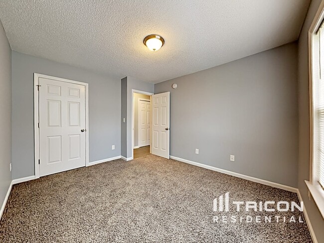 Building Photo - 125 Pinto Dr