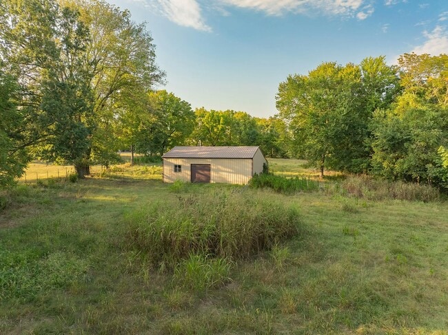 Building Photo - 8430 N Oaklawn Dr