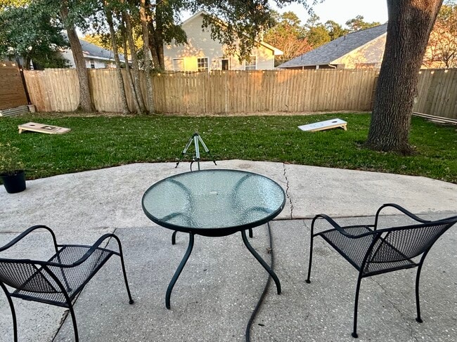 Building Photo - 1404 Greystone Dr