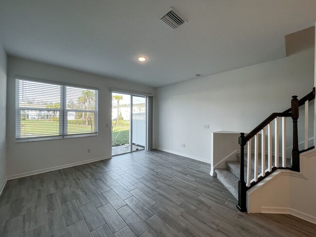 Building Photo - Brand new townhome with garage, excellent ...