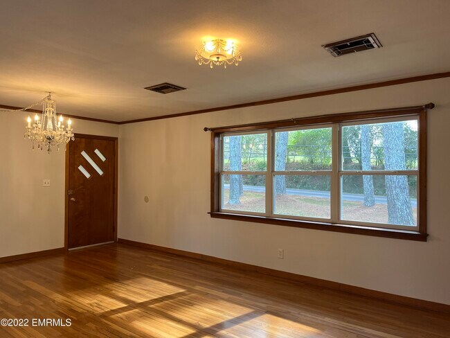 Building Photo - 3509 Causeyville Rd