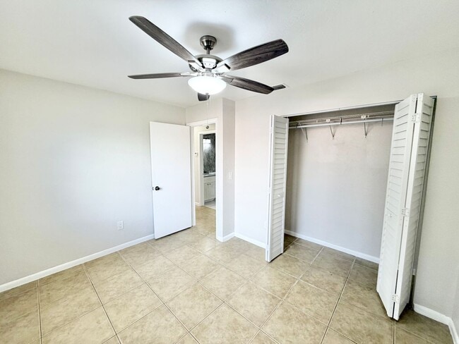 Building Photo - PIKUS (1931 Sunshine Blvd)