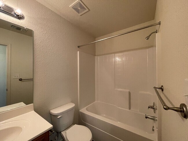 Building Photo - 1529 Justin Lp