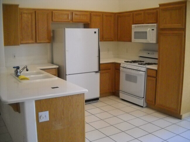 Building Photo - Fabulous Single Story in Peccole Ranch Gated Community!