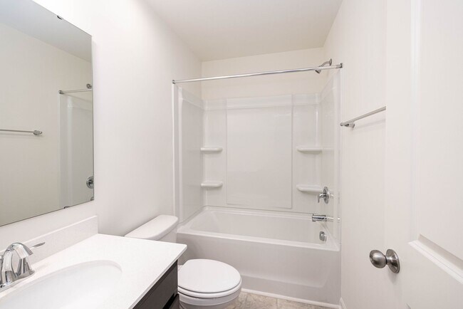 Building Photo - Beautiful 3 Bedroom Townhome Near I-85 – AVAILABLE SEPTEMBER 2026