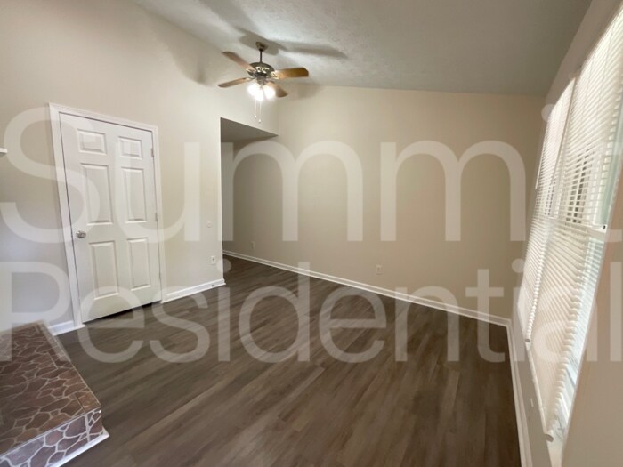 Building Photo - 2784 Coventry Green SE