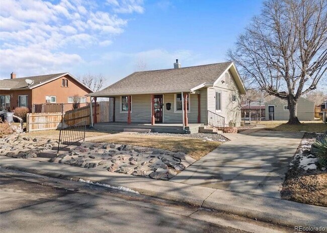Building Photo - 528 Tennyson St