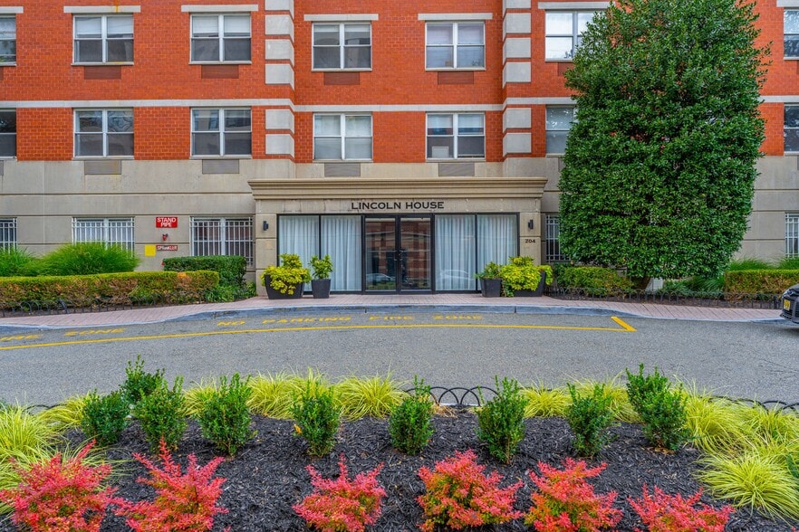 Newport Rentals 121 Town Square Pl Jersey City NJ 07310 Apartment