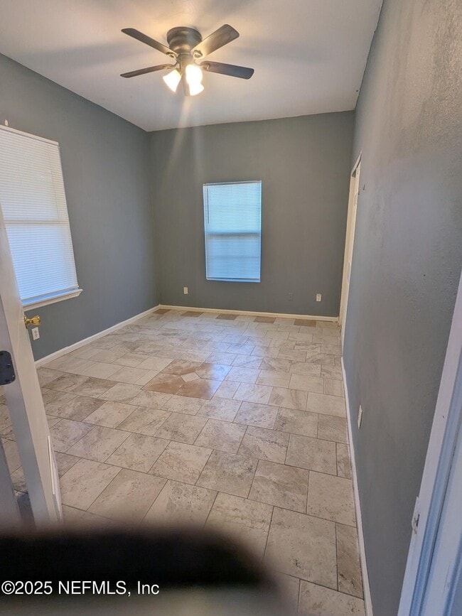 Building Photo - 1568 Ella St