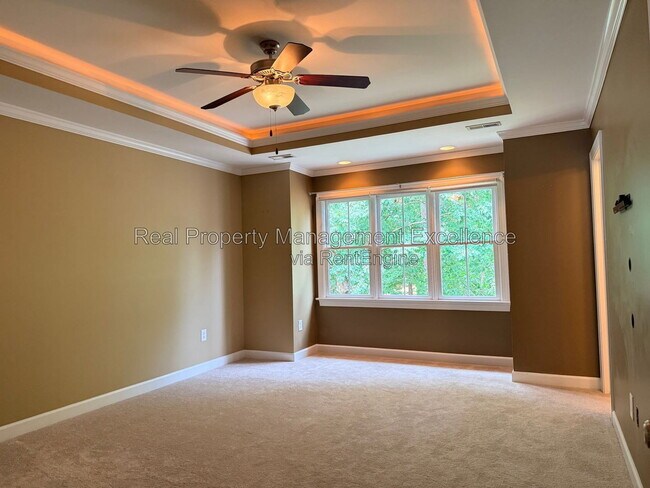 Building Photo - 616 Lake Artesia Ln