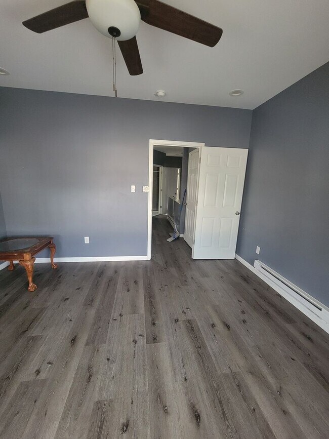 Building Photo - 4248 N 7th St