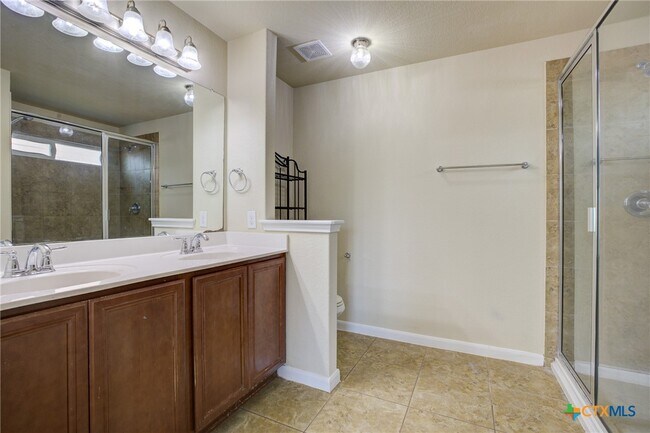 Building Photo - 775 Spectrum Dr