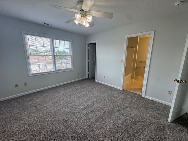 Building Photo - 1058 Oriole Ln