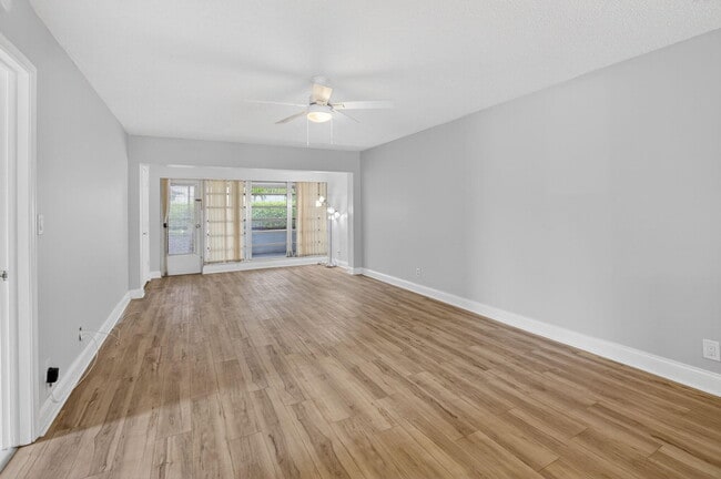 Building Photo - 2401 Del-Aire Blvd