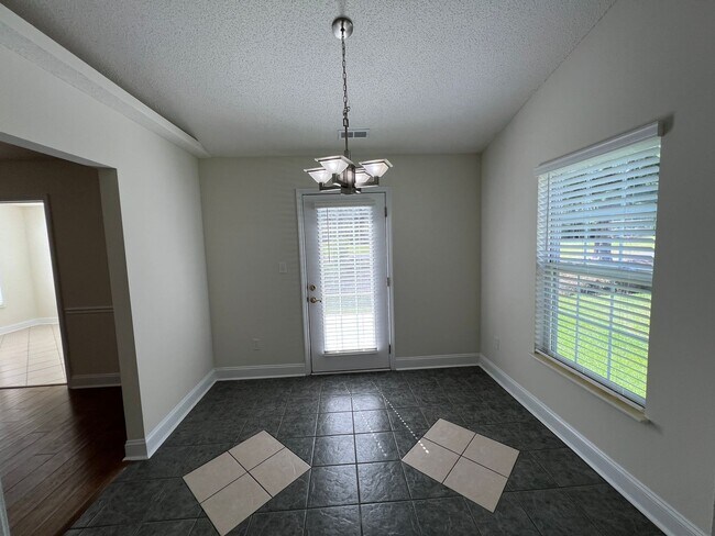 Building Photo - 154 Regency Dr