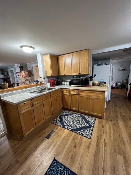 Kitchen - 62 Pudding Hill Rd