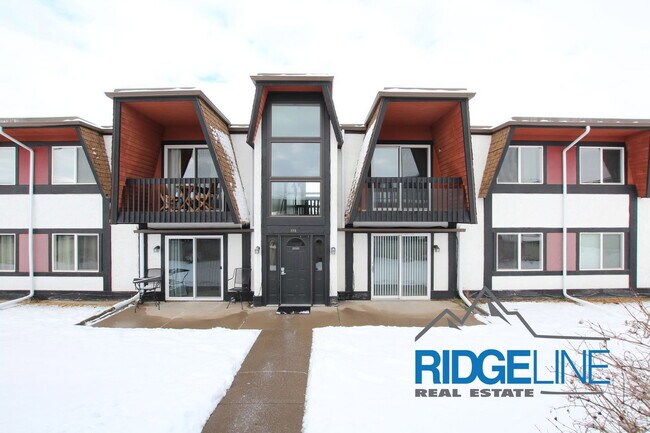 Building Photo - 228 13th Ave S