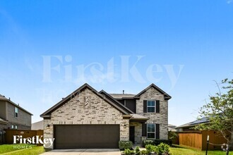 Building Photo - 32711 Oak Heights Ln
