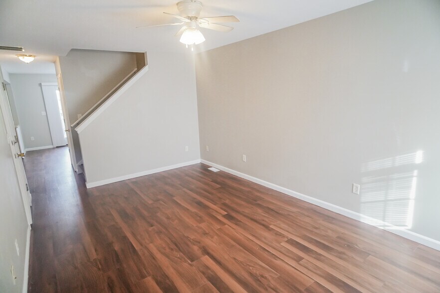 Living room - 3709 S Cramer Cir