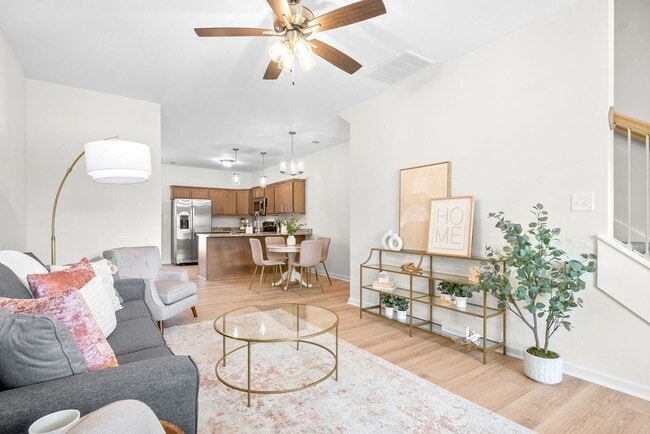Building Photo - 2 Bedroom Condo For Rent Near Riverside Dr...