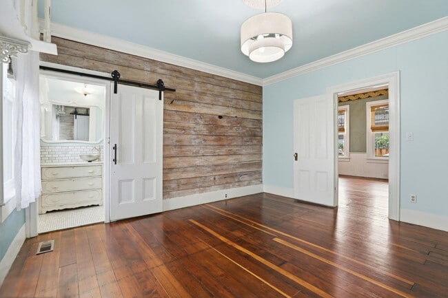 Building Photo - 482 South St