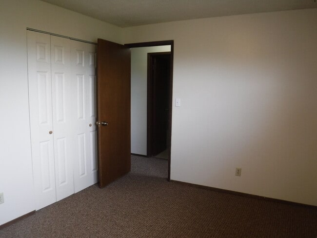 Building Photo - Duplex in the south hills